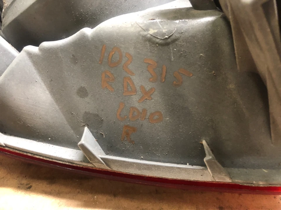 2010-2012年讴歌 RDX 2.3L 发球杆左尾灯四分之一面板安装 — 第 3/4 张图片