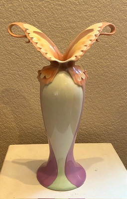 Franz Collection XP1692 Porcelain Papillon Butterfly Spread Wings Vase 14 1/2''
