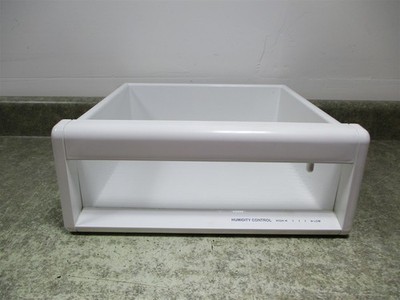 SUB-ZERO REFRIGERATOR CRISPER DRAWER RUST/SCUFFS 16 3/4 X 15 5/8 PART # 561
