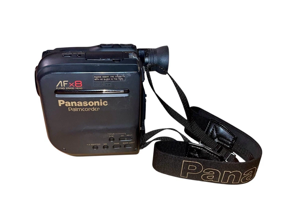 Vintage Panasonic PV-20 Palmcorder Single Hand Movie Camera W/Box & Accessories - Image 2 of 4