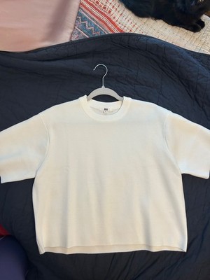 Uniqlo white knit top M never worn
