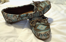 Minnetonka Women  s Sz 9 Baja Aztec Tribal Moccasins Blue And Brown