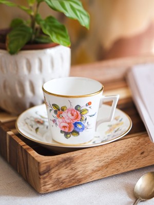 Antike Royal Crown Derby bemalte Blumen Demitasse Tasse und Untertasse