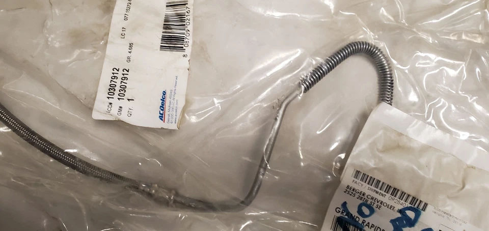 98-02 Camaro Firebird NUEVO Conjunto de tubo de línea de freno delantero GM 10307912 OEM Foto 3 de 4