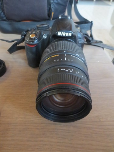 Nikon D3100 + Sigma APO DG 70-300mm 1 :4-5.6 + sac, pare soleil et 4 batteries - Photo 3/10