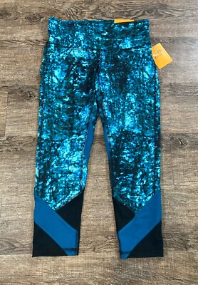 NWT C9 Champion Women s Freedom Tight Capri Leggings Duo Dry Size XS