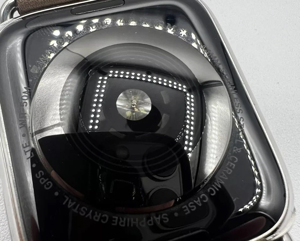 Apple Watch Series 4 Hermes 42 mm LTE acero inoxidable correa mediana Apple Foto 3 de 4