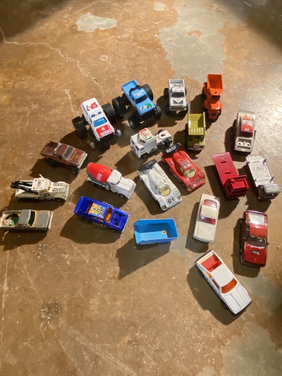 Lot Of 18 Vintage Matchbox Lesney Die Cast Cars Trucks Diecast Mixed