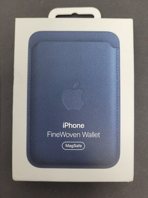 iPhoneアクセサリー Apple iPhone FineWoven Wallet iPhone FineWoven Wallet with MagSafe - Evergreen – Aleph ألف