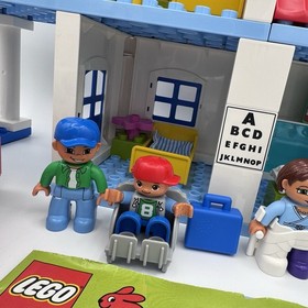 Lego DUPLO Hospital Ambulance Doctor Retired Set Lot 5695 5795 Extra Pieces HTF!
