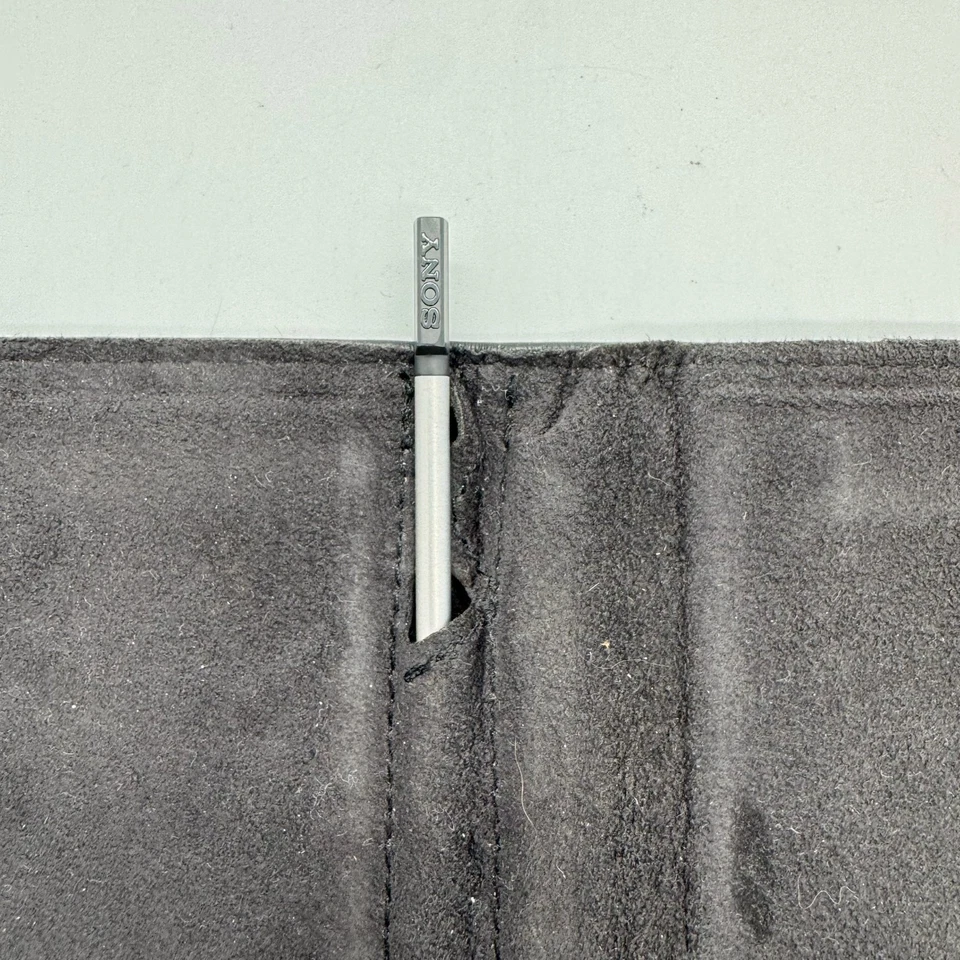 Sony Cyber-shot Leather Case LCJ-THC for DSC-T70, DSC-T75, & DSC-T200 + Stylus - Image 3 of 4