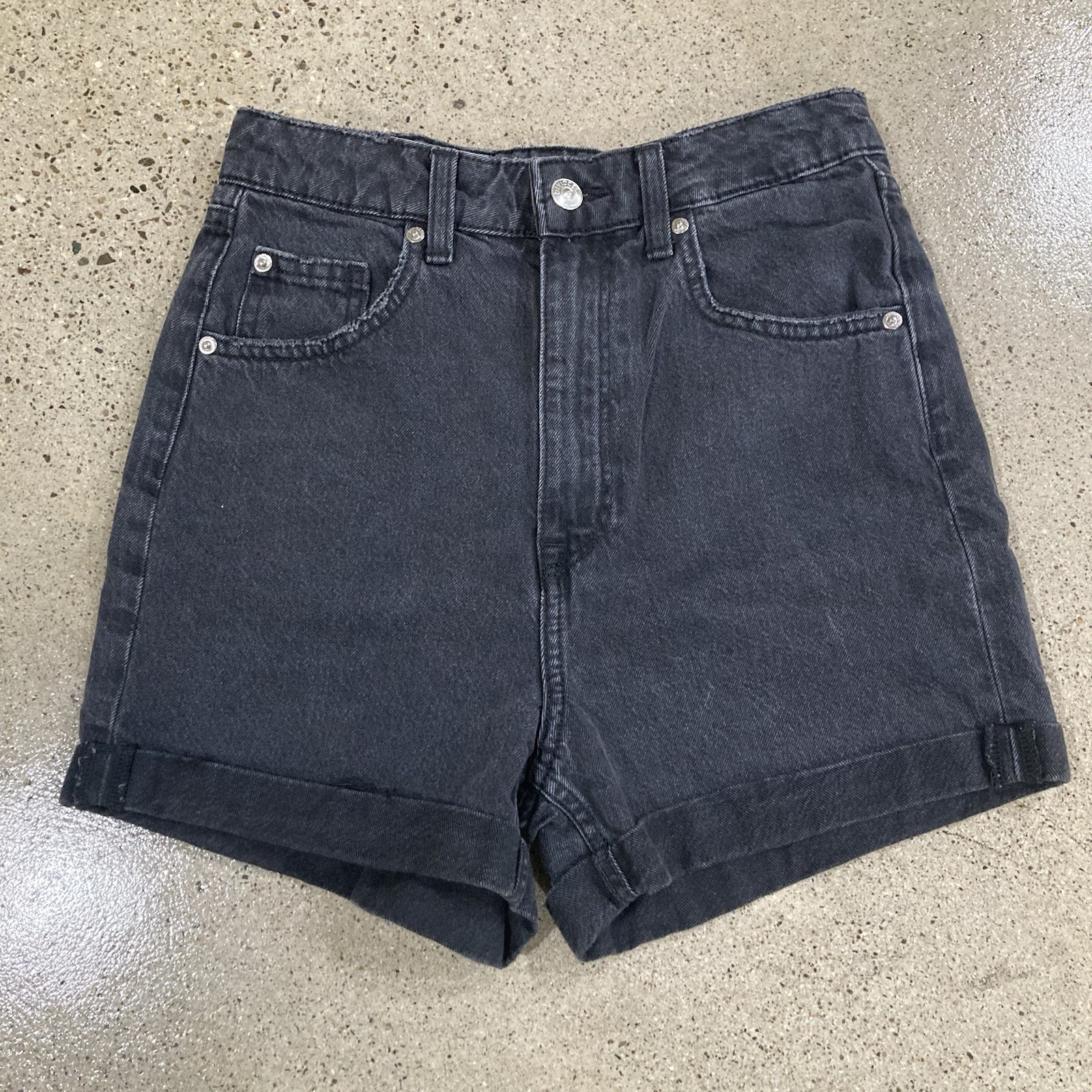 DIVIDED by H&M Black Denim High Rise Shorts Size 2 Cuffed Pockets 5-Pocket