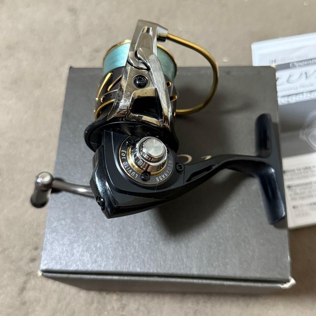 Megabass LUVITO 103 Spinning Reel, Light Use, No Major Damage - Image 2