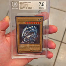 Beckett BGS 7.5 Yu-Gi-Oh Blue-Eyes White Dragon SDK-001 UR 2002 ENG NEW CERT
