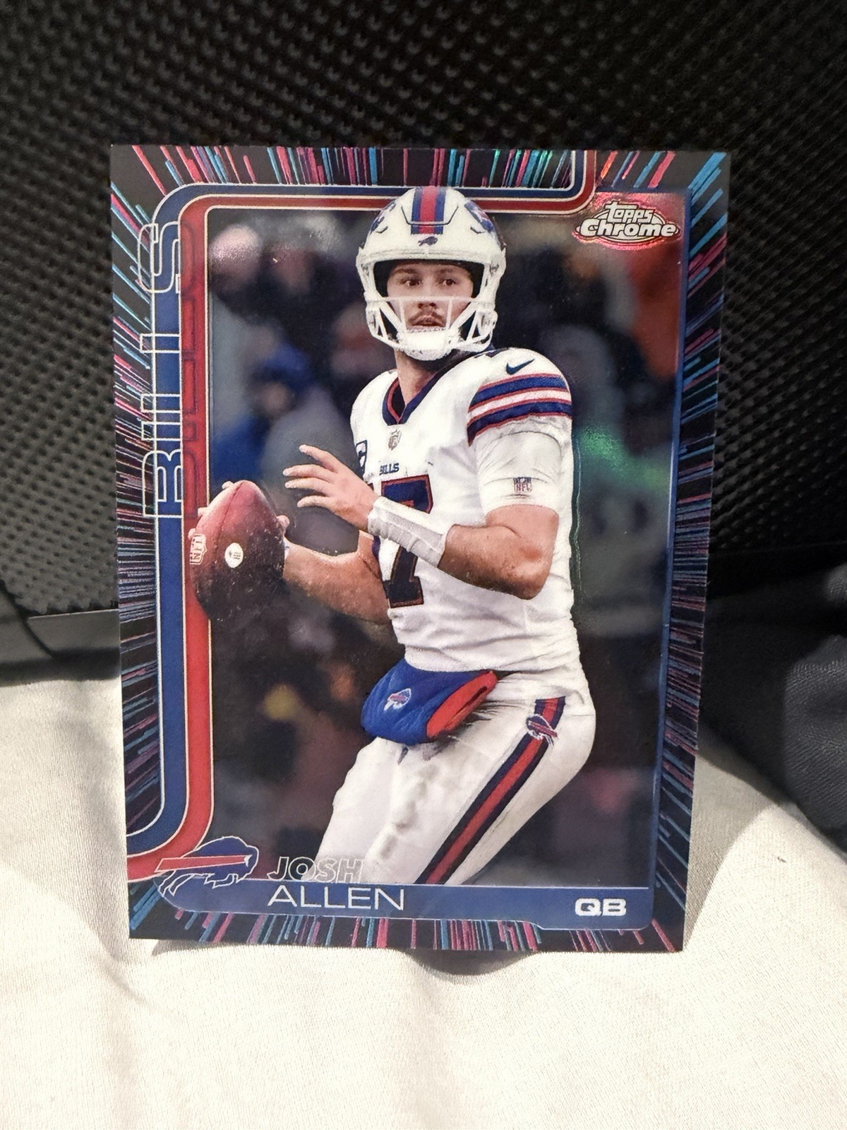 JOSH ALLEN 2025 TOPPS CHROME NEON PULSE REFRACTOR #34 BUFFALO BILLS QB
