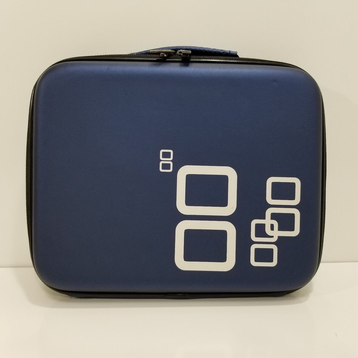Nintendo: DS Large Blue Hard Shell Carrying Case w/Micro Nintendo: DS Large Blue Hard Shell Carrying Case w/Micro