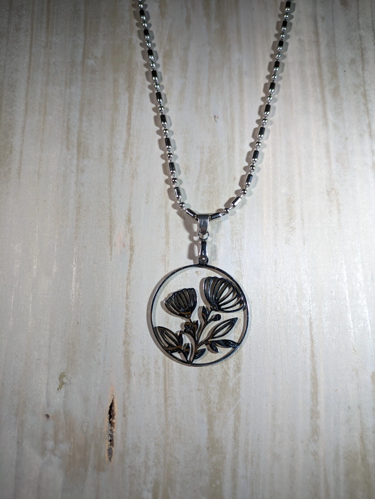 VETEMENTS Nuova Collana Acciaio Inox con Ciondolo Fiore