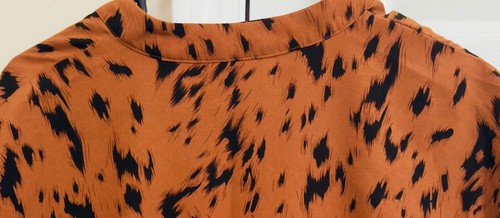 Blusa de manga corta mediana inspirada en estampado de leopardo SHEIN para mujer - Imagen 5 de 6