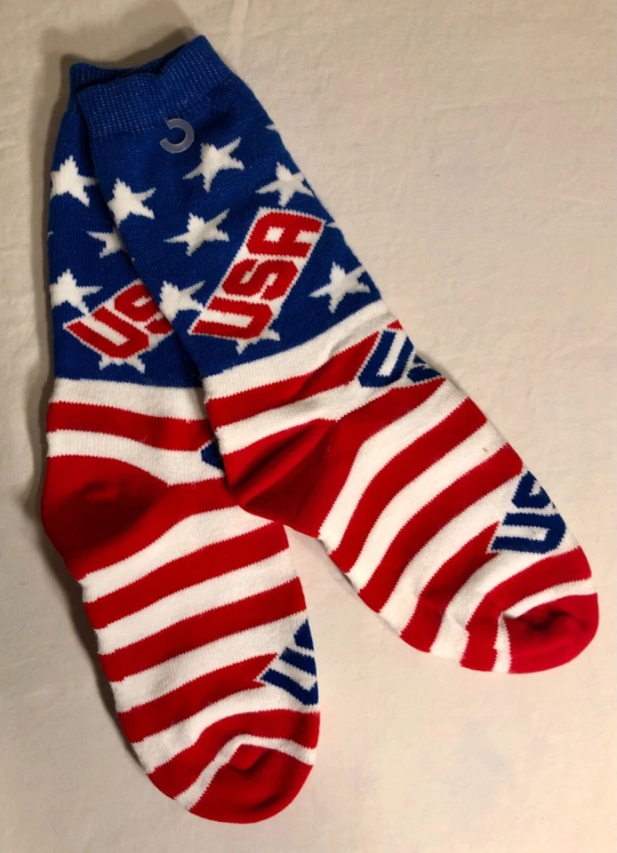GK GO USA!! CÁLIDOS CALCETINES CÓMODOS ROJO BLANCO AZUL PATRÓN DE RAYAS ESTRELLA EE. UU. Talla 9-11 ¡NUEVOS CON ETIQUETAS! Foto 2 de 4