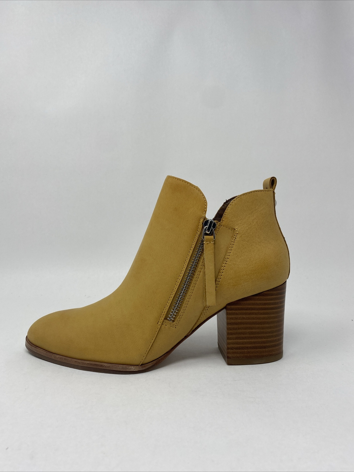 Женские ботильоны Donald J Pliner EDYN-42 палевый средний рост 65 см США 8590₽