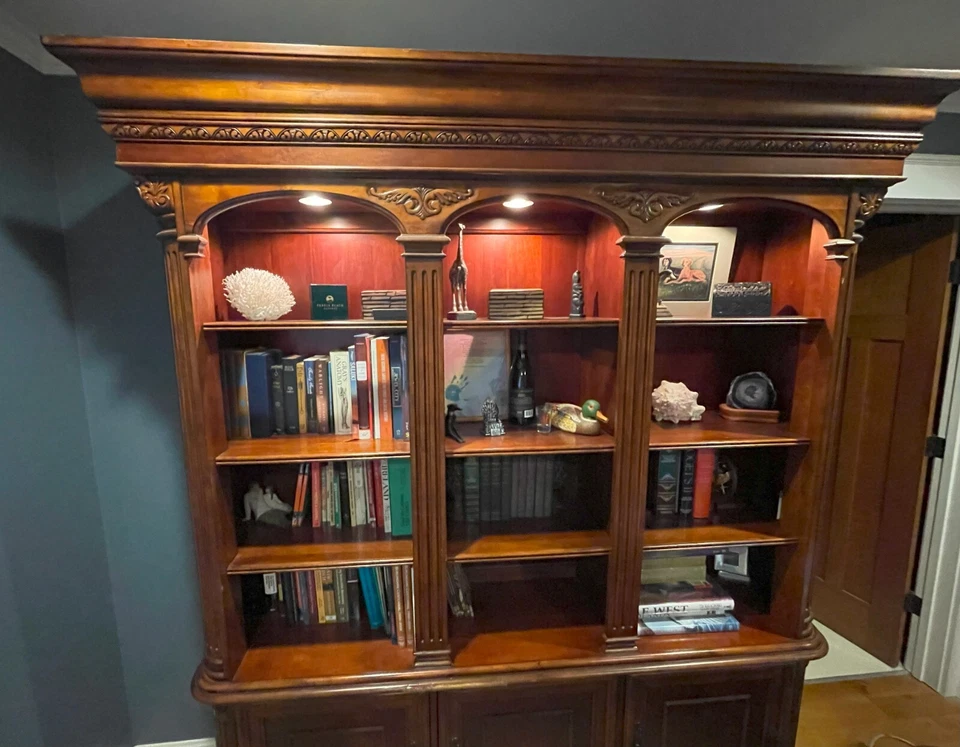 Suite de oficina vintage de 5 piezas Hooker Furniture Foto 3 de 4