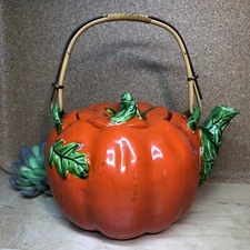 VTG Tomato or Pumpkin Teapot Maruhon Ware Japan 1950s, bamboo handle vegetable