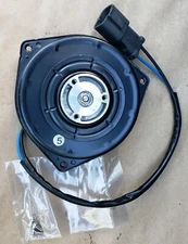 AC Air Conditioning Condenser Cooling Fan Motor&Shroud For 02-06 Honda CR-V