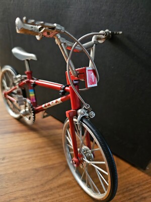 Rare Die-Cast Metal BMX Mini Bike Scale 1:6 Pink Rainbow Bike