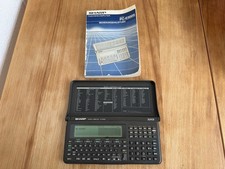 SHARP PC-E500S - 256KB Pocket Computer mit Handbuch, selten, PC-E500 -DEFEKT