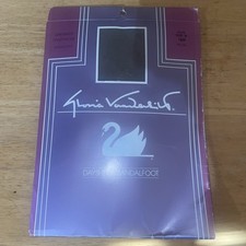 Vintage NEW Gloria Vanderbilt Pantyhose Size B Daysheer Sandlefoot Taupe