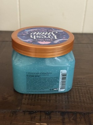 Tree Hut Fresh Snow Shea Sugar Body Scrub 18 oz Exfoliating Apple Amber