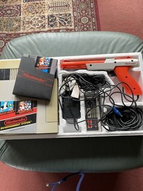 Nintendo NES Action Set Console, Controllers, Zapper And Duck Hunt/Super Mario