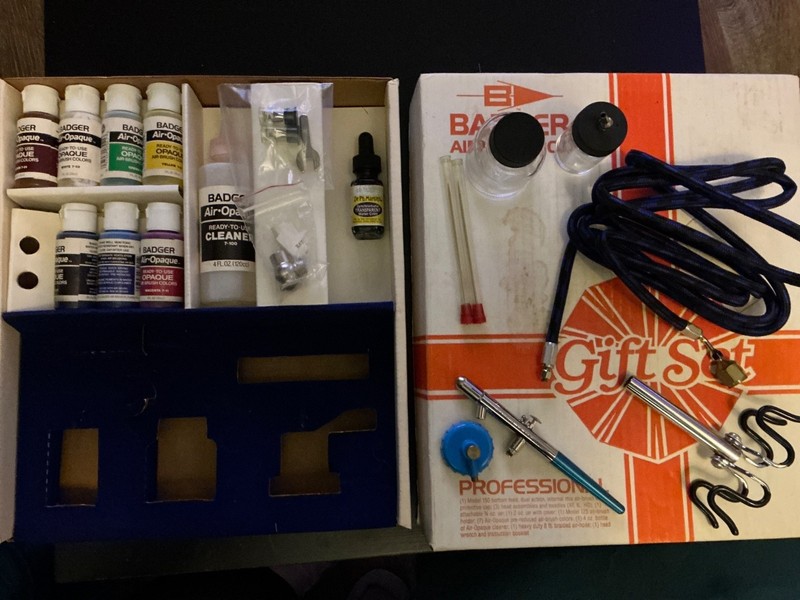 Badger AIR-BRUSH CO. Professional Gift Set 150 , Not Used, but Vintage Excellent