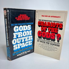 Lot of 2 Bantam Erich von Däniken Chariots of the Gods? Etc Bantam UFO Astronaut