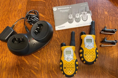 Motorola Talkabout T5950 Walkie-Talkie 2-Way Radio Set Battery Charger READ