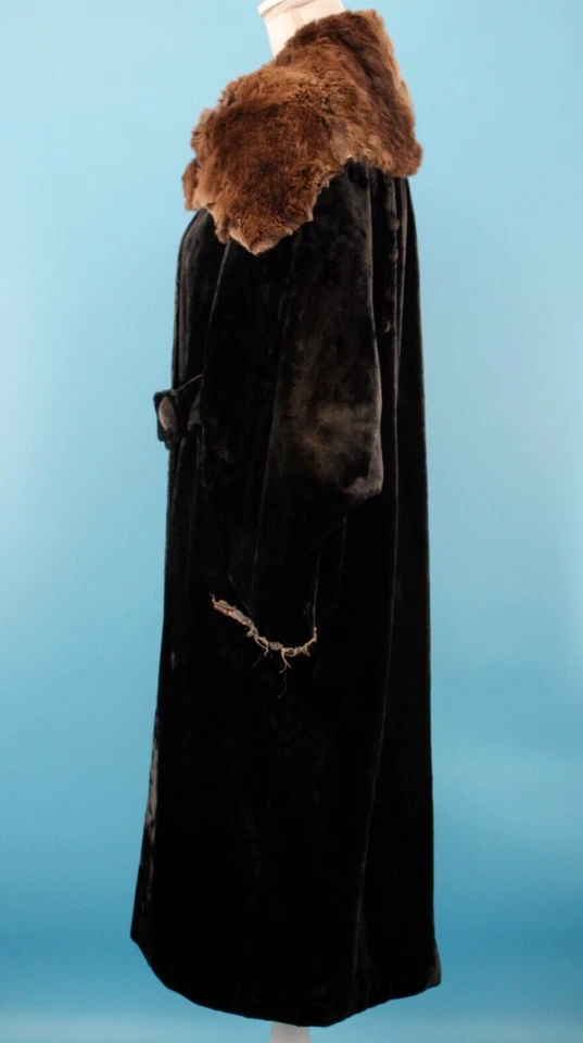 Abrigo de terciopelo negro eduardiano antiguo de principios de 1900 de colección para mujer con ribete de piel marrón M/L Foto 4 de 4