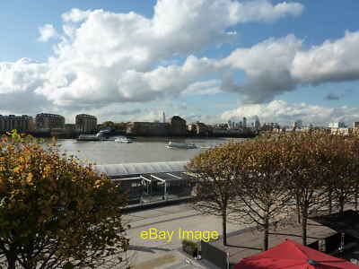 Foto 6x4 Canary Wharf Pier zum Hilton Docklands Pier Pappel zwei Fähren m c2011