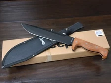 Jeep Badlands JP-3016 9.5" Fixed Blade Hunting Knife 15" Overall w/ Sheath, Box