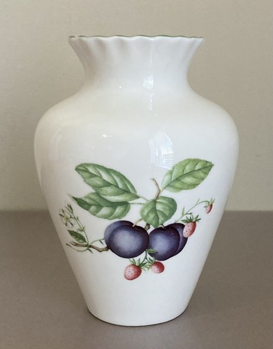 Grazioso vaso bianco inglese vintage frutta mele prugne fragole 7" - Foto 3 di 7