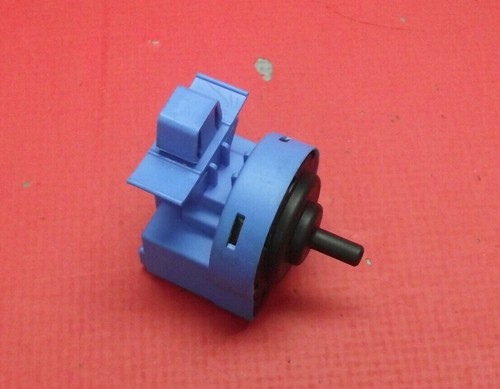 Waschmaschine INDESIT XWD71252W UK DRUCKSCHALTER