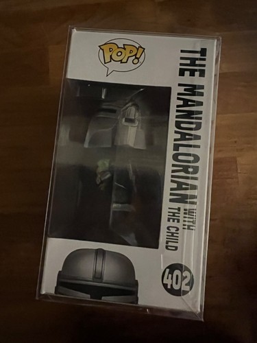Funko Pop Star Wars #402 - The Mandalorian with The Child - with Case Protector - Picture 4 of 6