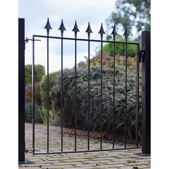770mm wide x 935mm high Black Wrought Iron Spear Top Pedestrian Garden Gate - Image 4 of 4