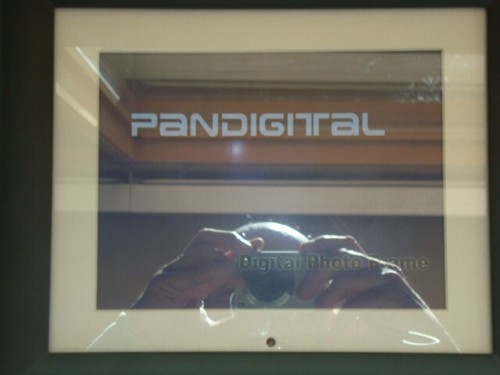 Pandigital Digital Photo FramePAN80-2, 8 Inch with Remote & Power Supply - Picture 11 of 11