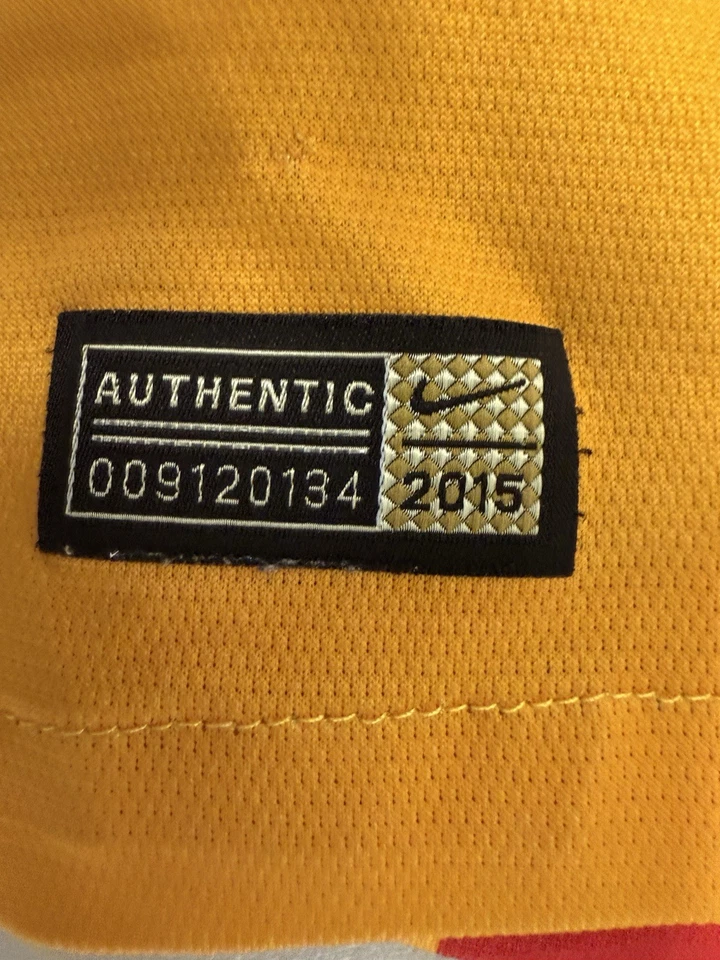 Auténtico. Camiseta de fútbol Nike FC Barcelona 2015/16 visitante Luis Suárez #9 Dri-Fit Foto 4 de 4