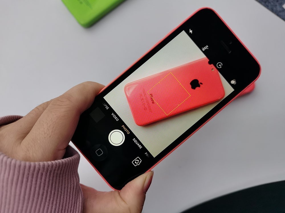 Apple iPhone 5c - 8 GB / 16 GB / 32GB - PINK (Unlocked) 90% NE W