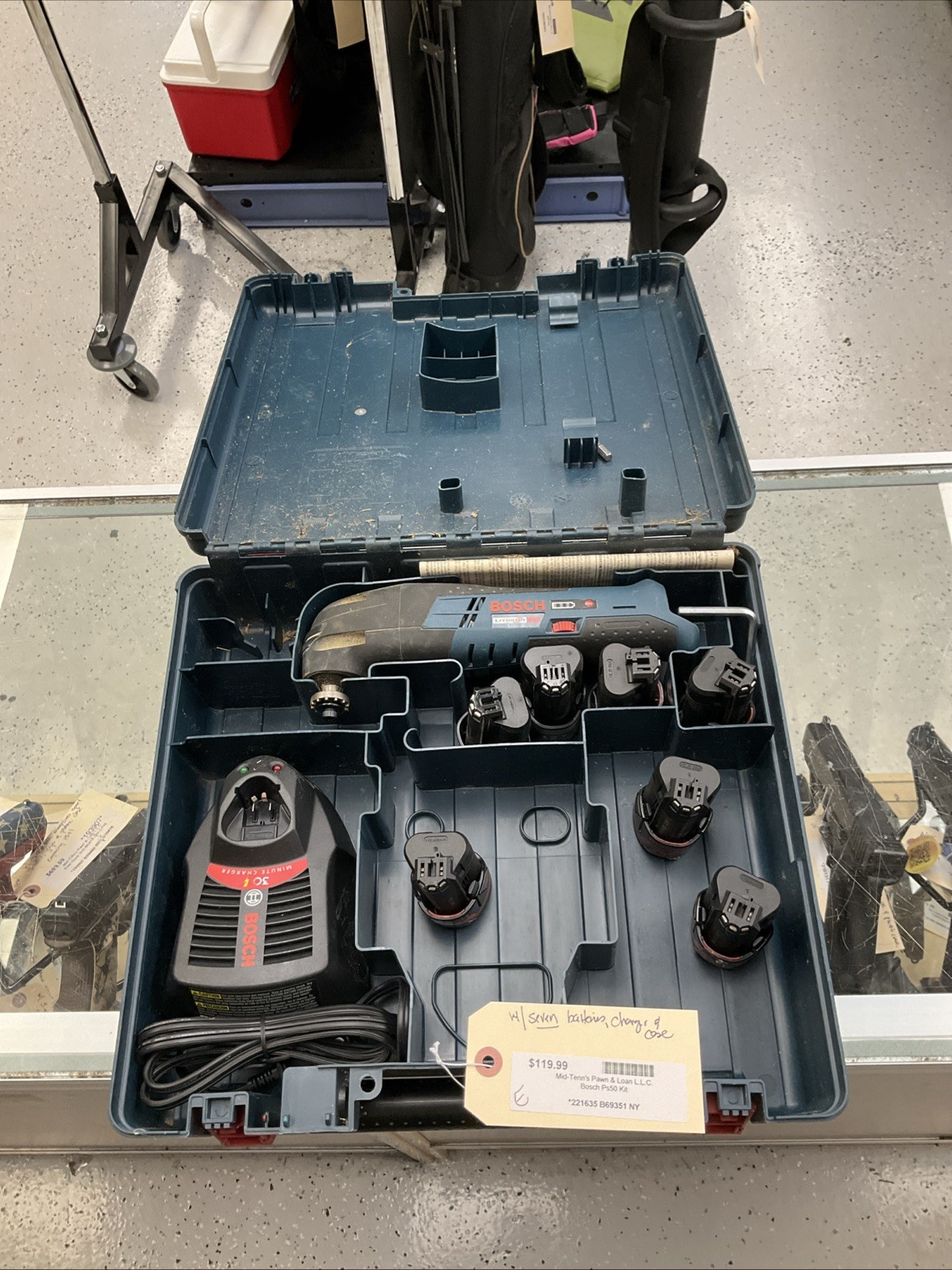 Bosch PS50 12V Max Li-Ion Multi-X Oscillating Tool Kit with 7 Batteries & Charger 221635-image