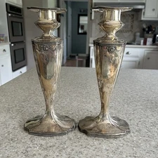 PAIR OF WD SMITH SILVER CO ADAM CANDLESTICKS