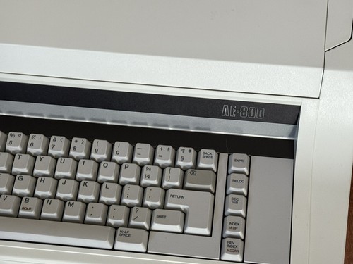 Brand New Boxed Nakajima WPT-160 Electronic Portable Typewriter - Picture 4 of 8