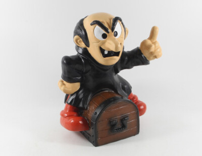 Smurf Smurfs === Large Figure Gargamel on Chest ZEHO 1983 smurfs