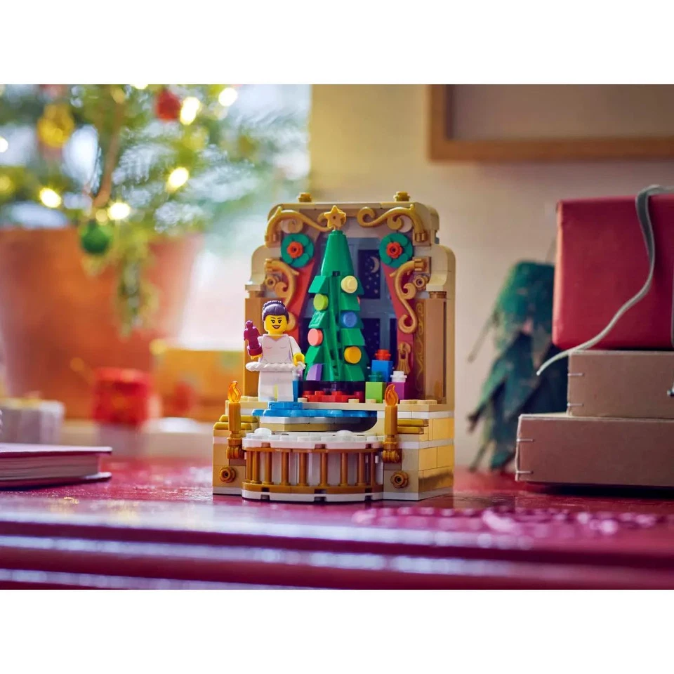 LEGO Seasonal Ballerina and Nutcracker Christmas Promotional Set 40701 - Image 3 of 4